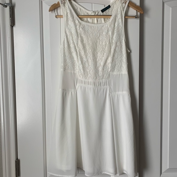 White Dress with Lace Detail - Picture 1 of 5